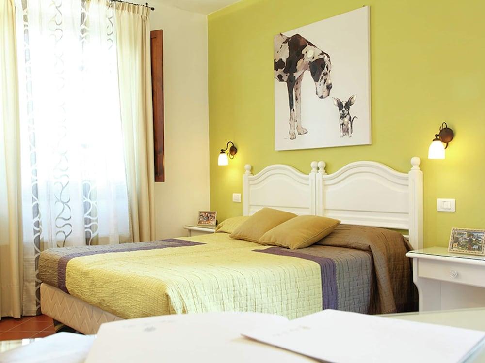 Vintage Mansion in Montepulciano With Pool