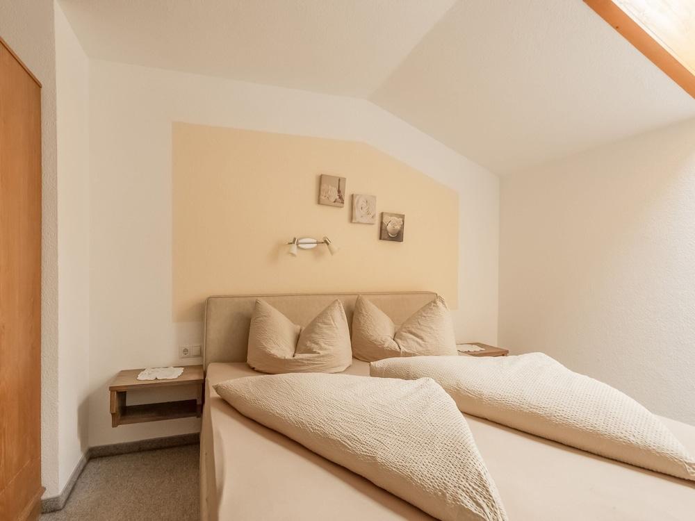 Lovely Apartment in Hainzenberg Next to Forest