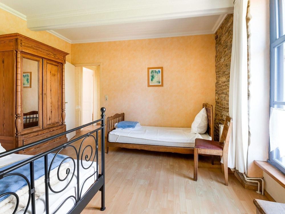 Luxurious Mansion in Castle Grounds in Lantheuil