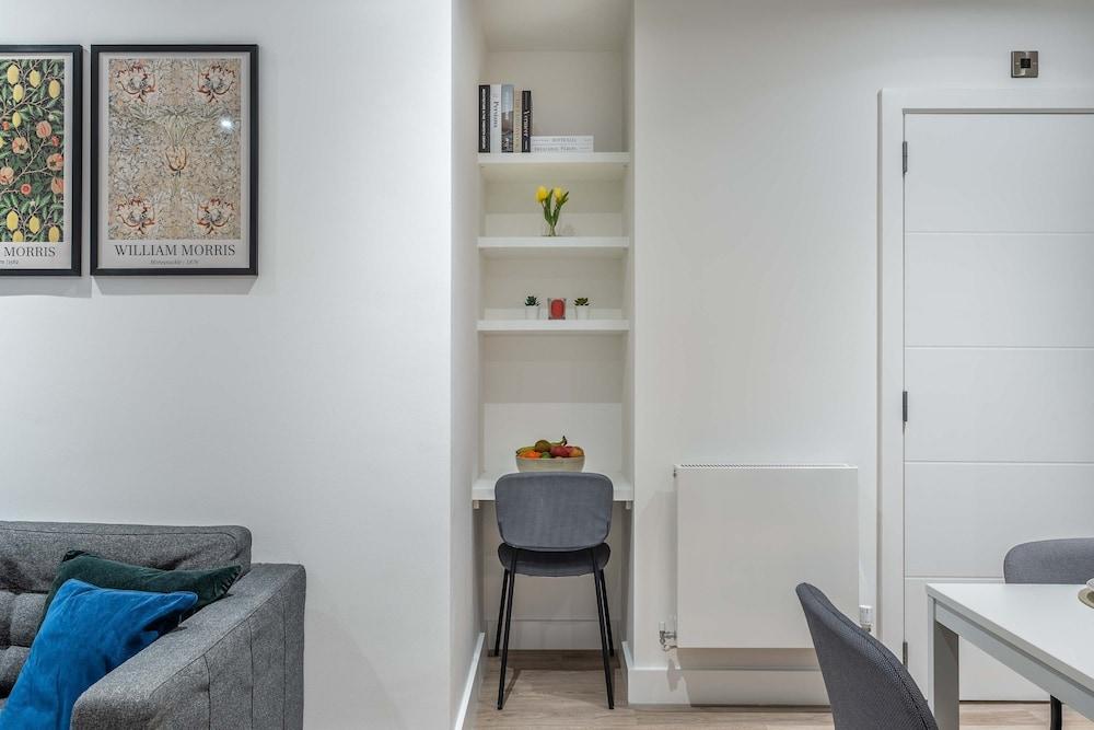 Modern 1 bed Apartment in Central Solihull