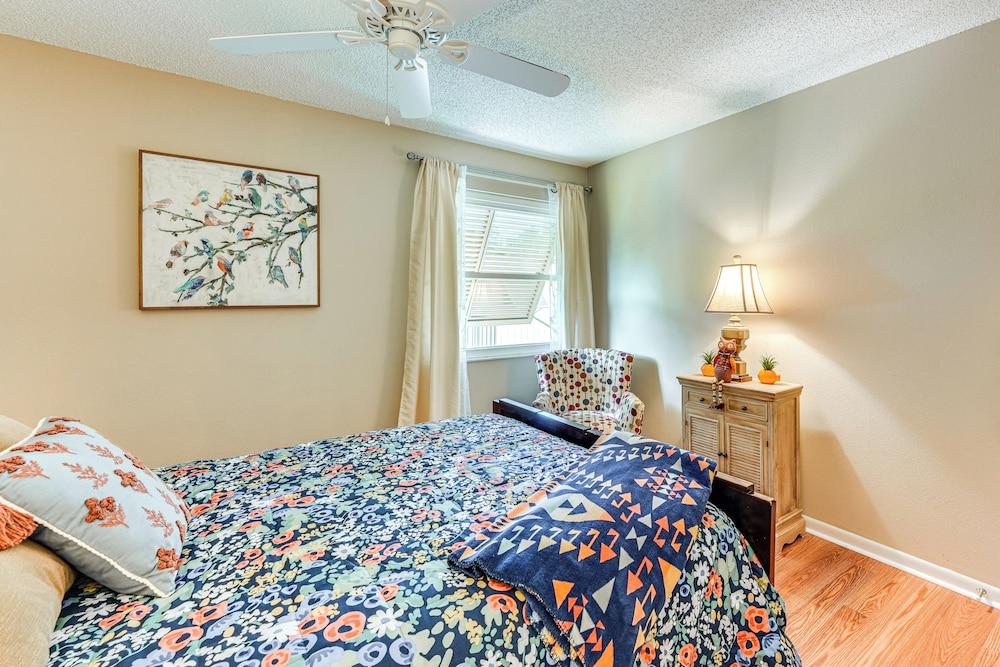 Condo w/ Pool & Beach Access Near Theme Park