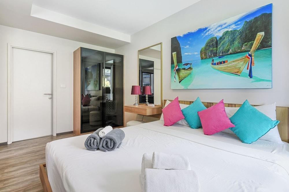 The Deck Condominium 184