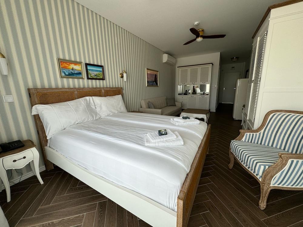 Ocean View Apartments - Ocean View