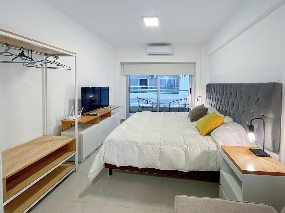 Studio With Pool and Balcony In San Telmo