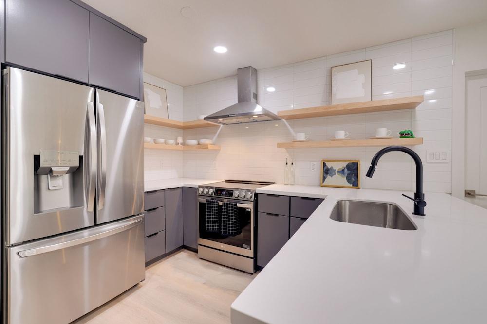 1 Mi to Ben Hill Griffin Stadium: Home w/ Patio!