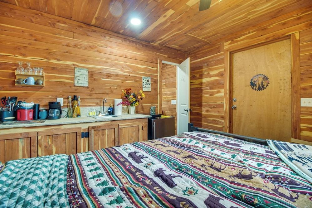 Fish, Hike & More: Ozark Cabin on 300 Acres