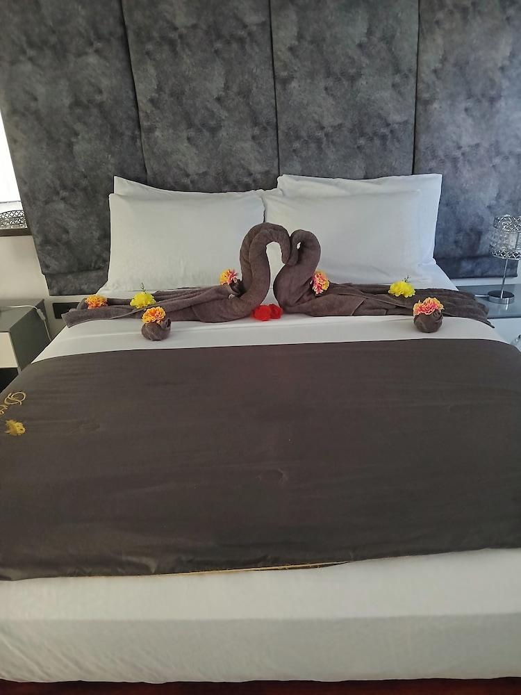 Quaint Studio Apartment in Soufriere From Claviers