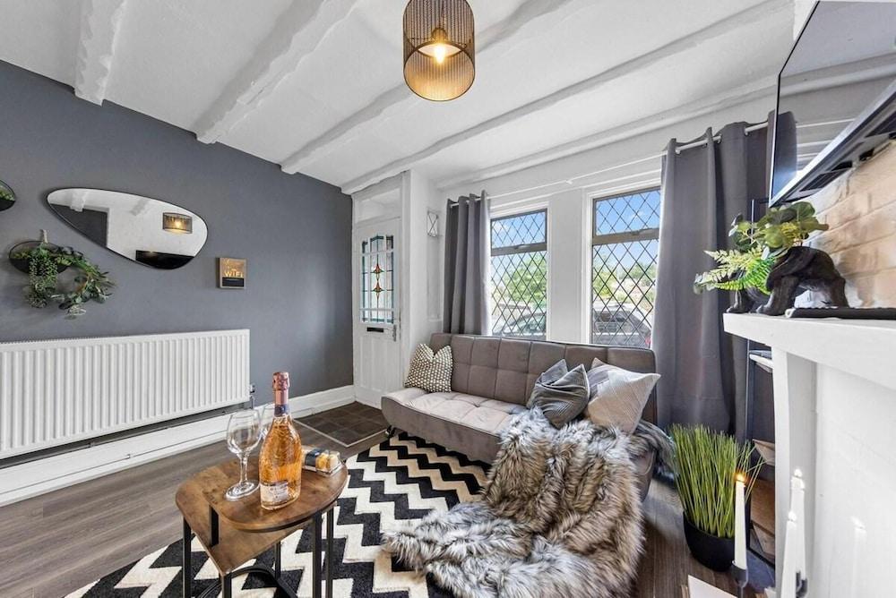 Charming Chatham Apartment With 3 Bedrooms