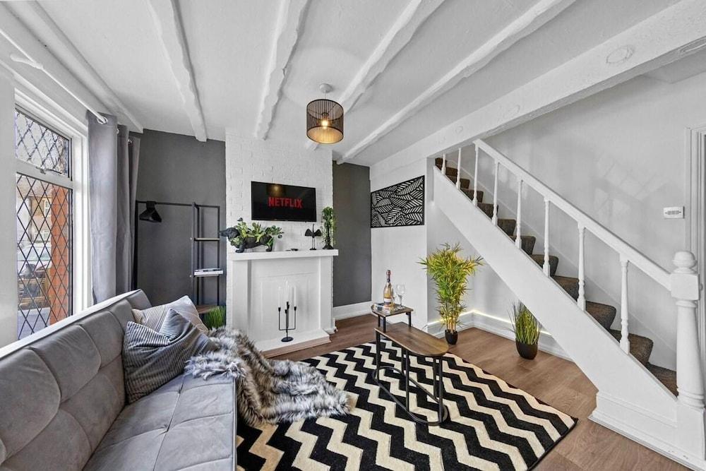 Charming Chatham Apartment With 3 Bedrooms