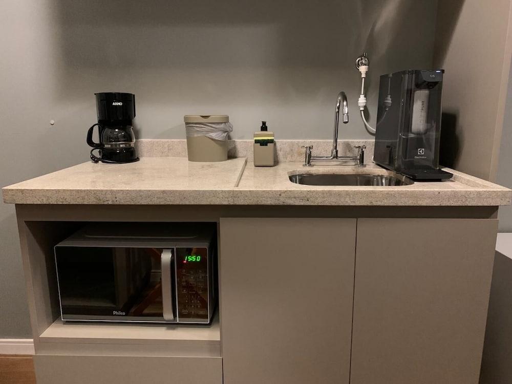 Get a Flat 1905 - Brooklin