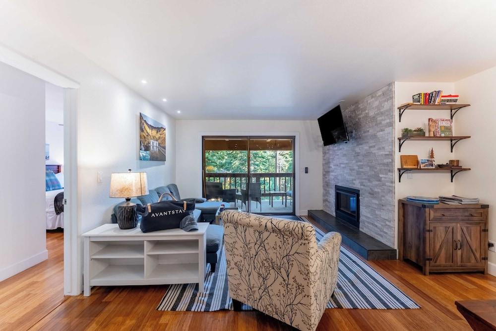 Walk to Lake, Dining+shops 5mins to Ski Resort Incline Paradise by Avantstay