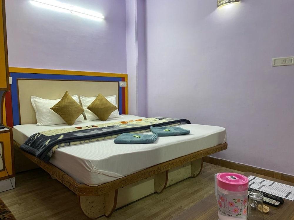 Goroomgo Royal Inn B&B Shimla