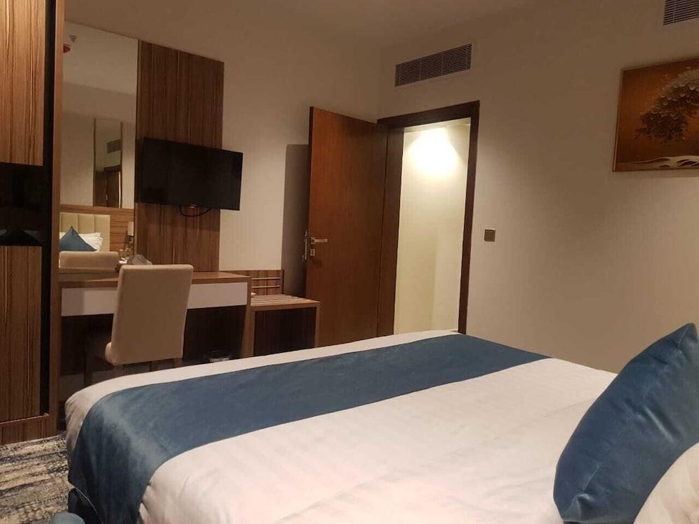 grand view hotel almarwa