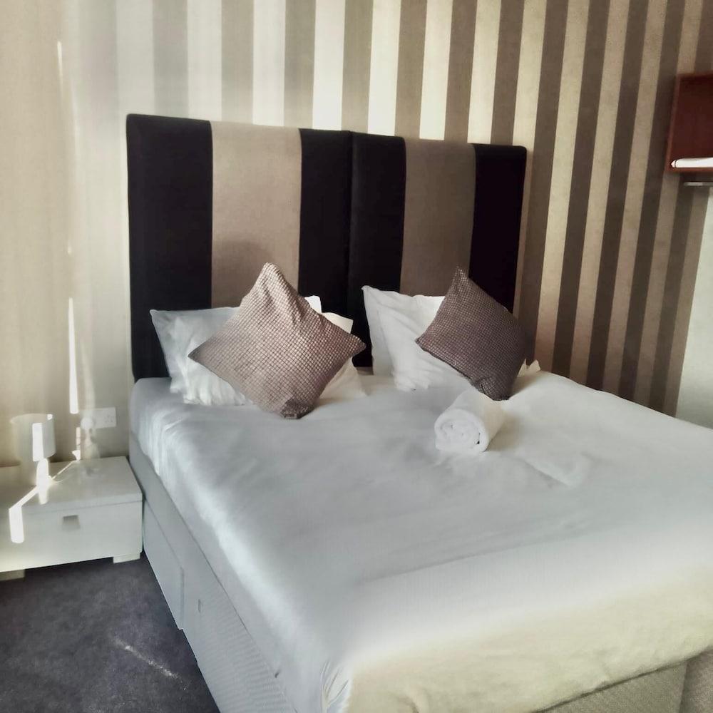 Kensington House by Warren Collection