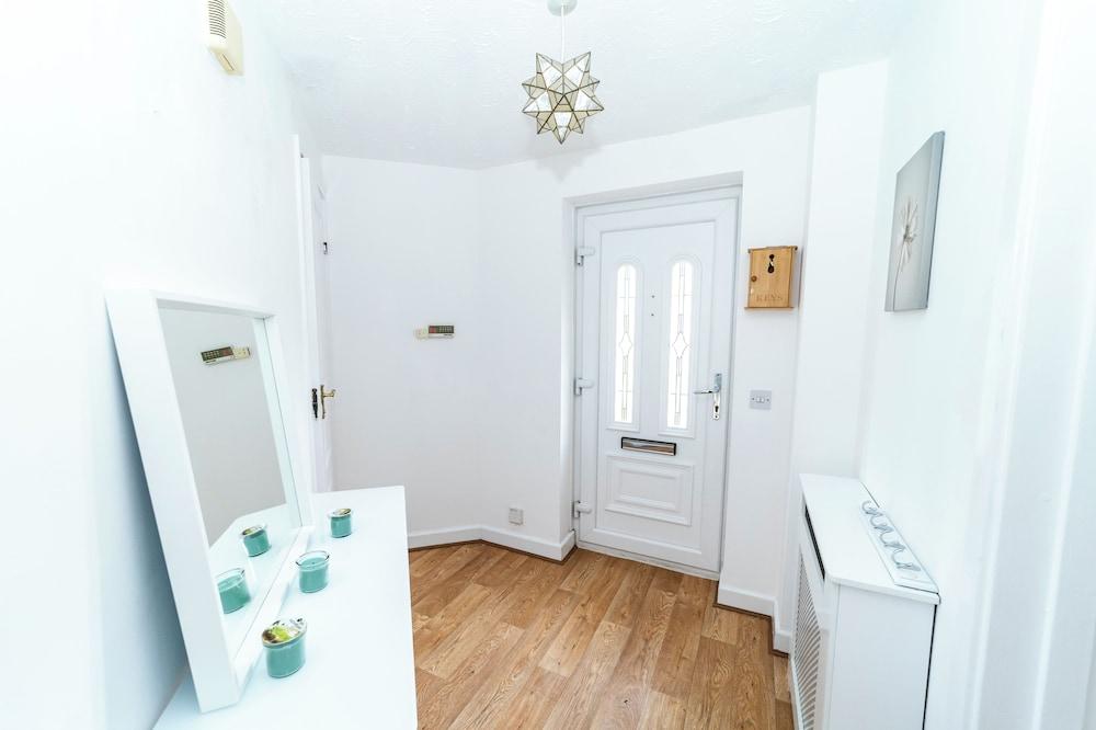 A Stunning Four Bed House in Posh Oadby, Leicester