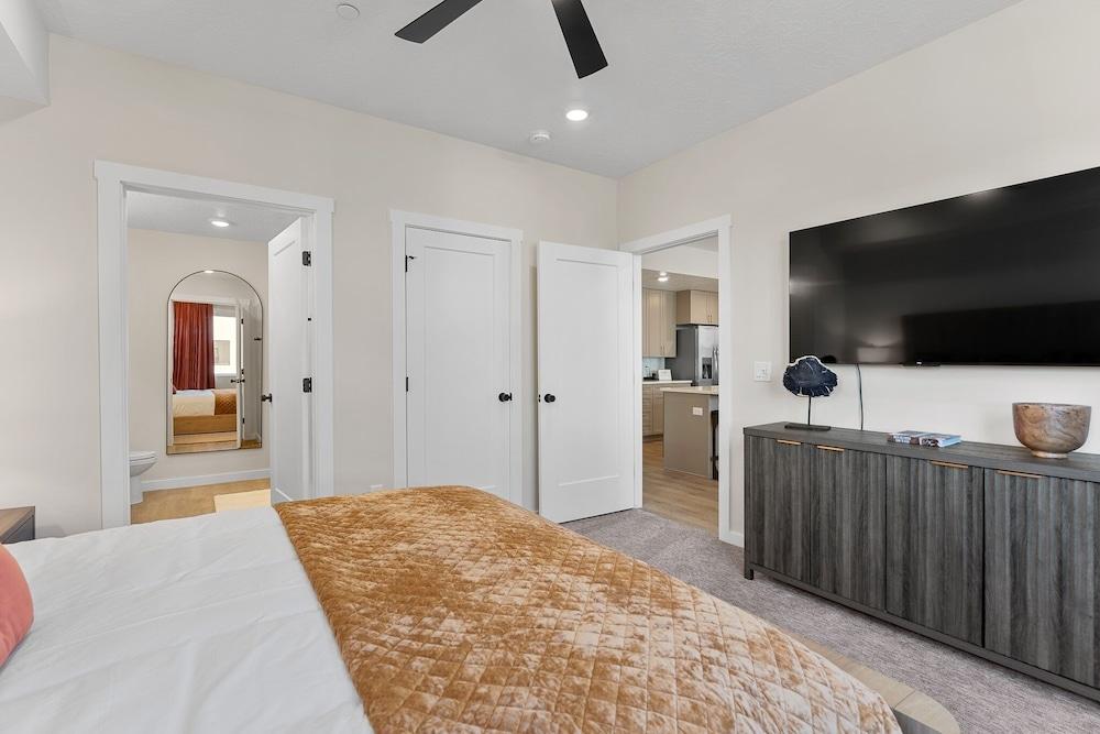 Some Like It Haute 2 Bedroom Condo