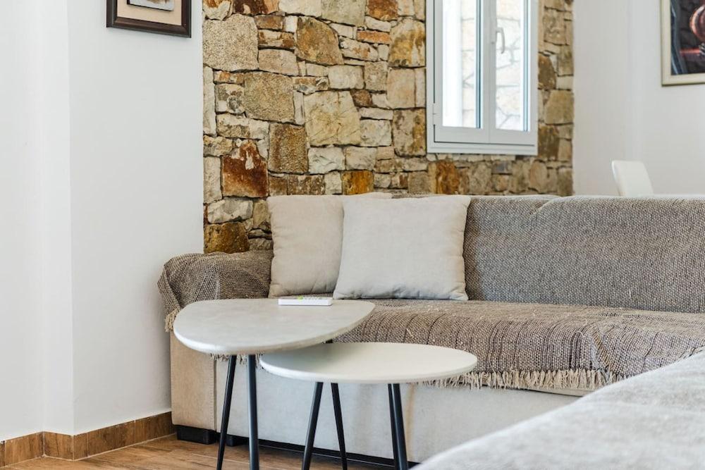 Siar The Large Villa