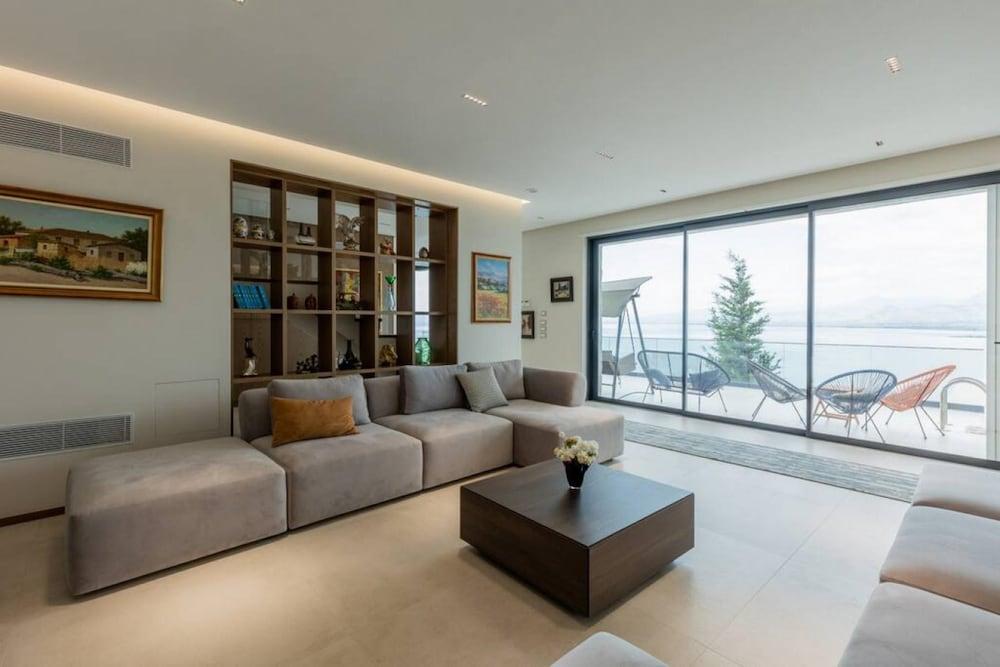 The Luxury Villa in Shkod r