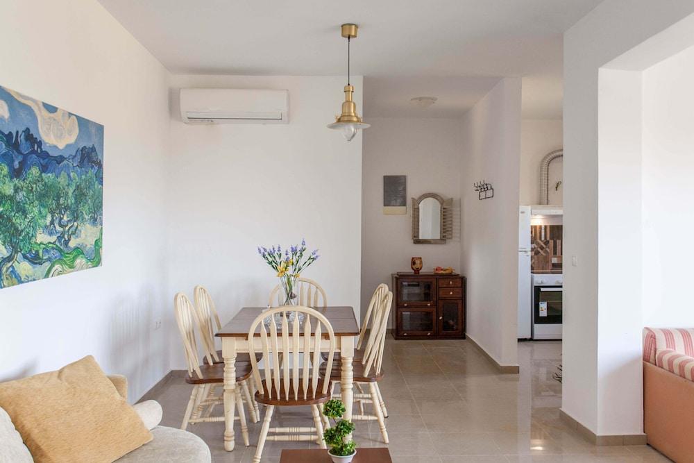 Hillside Seaview Apartment