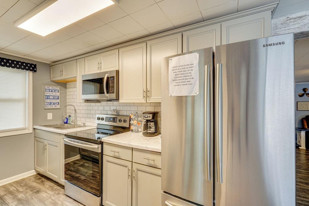 Dock w/ Deck & Waterslide: Lake of the Ozarks Gem!