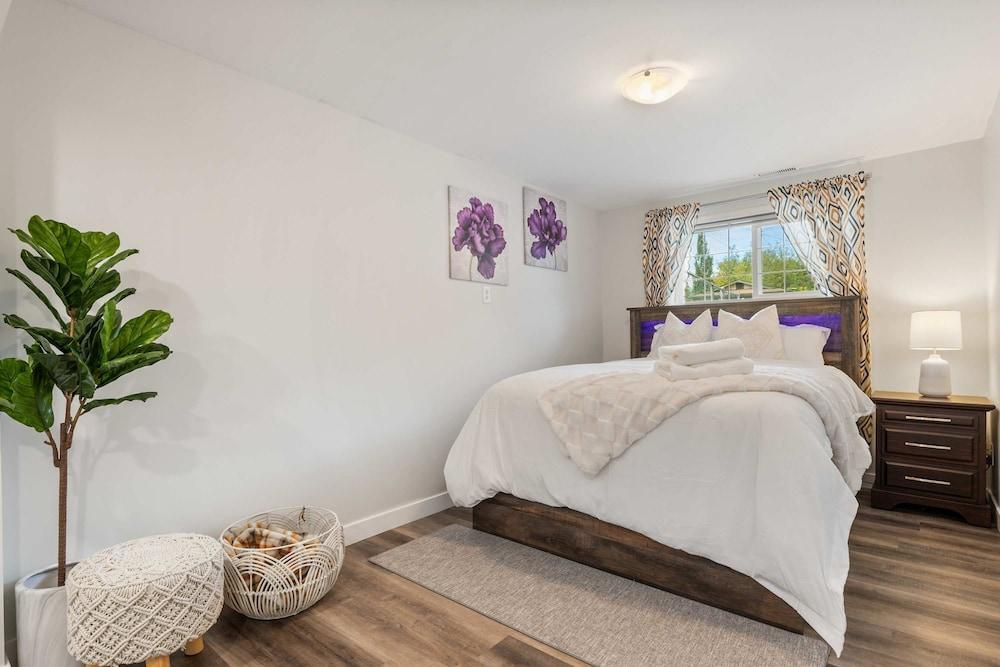 NEW Near Golf Yoga Classes Private Suite Wine