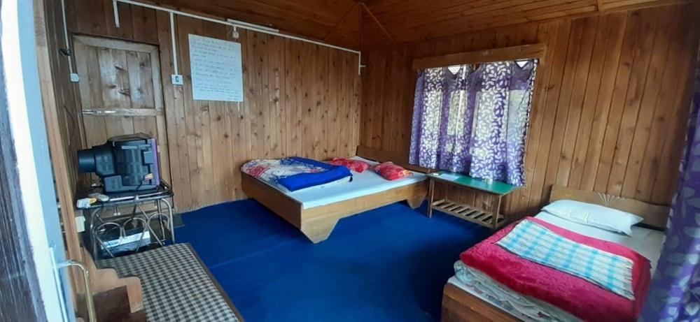 Goroomgo Pink Floyed Homestay Kalimpong