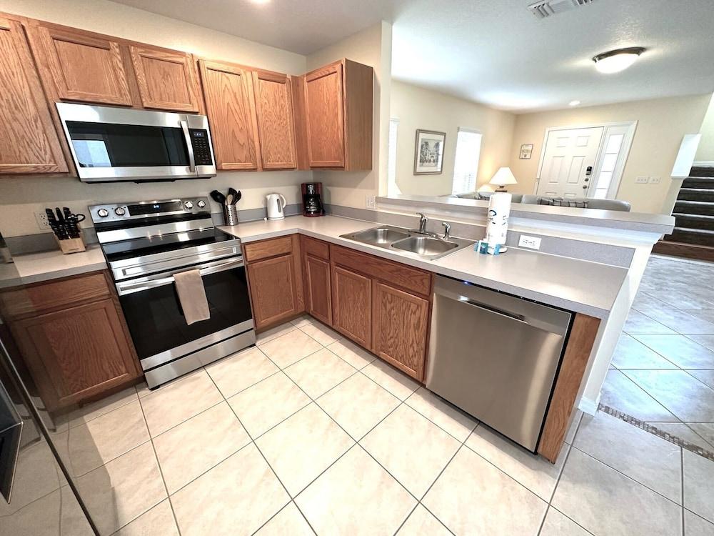 Stunning Villa With Golf Course Views