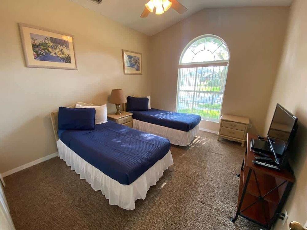 Golf Course Views, Large Pool Deck Villa in Southern Dunes