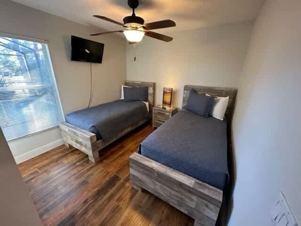 Remodeld South Facing Villa - Southern Dunes Golf Course Views