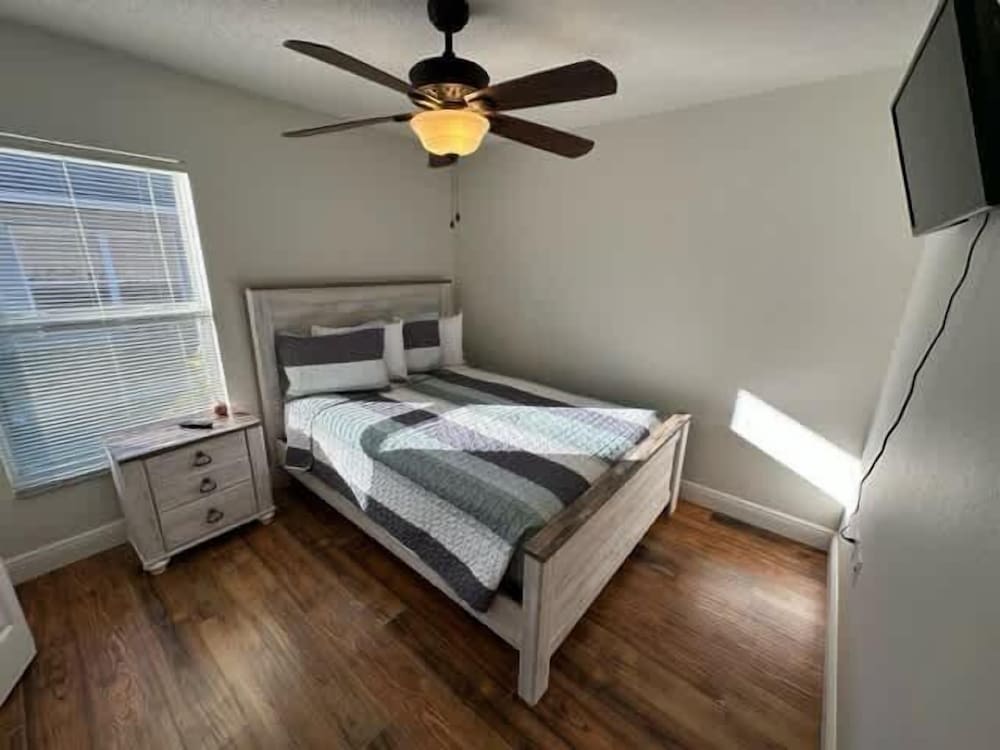 Remodeld South Facing Villa - Southern Dunes Golf Course Views