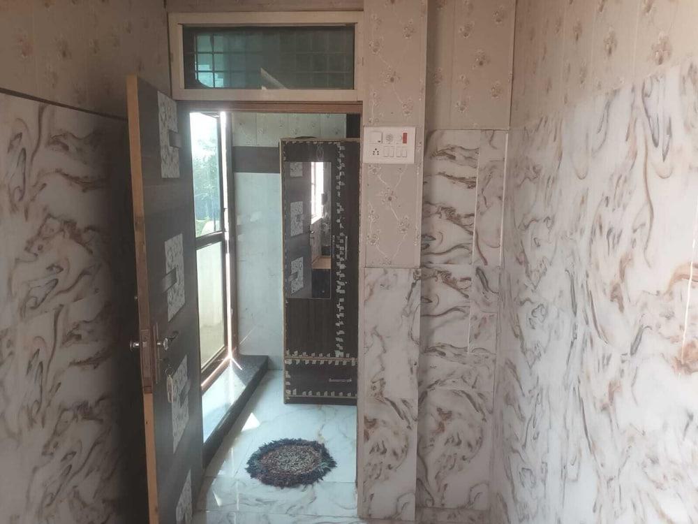 G.D Guest House By GRB