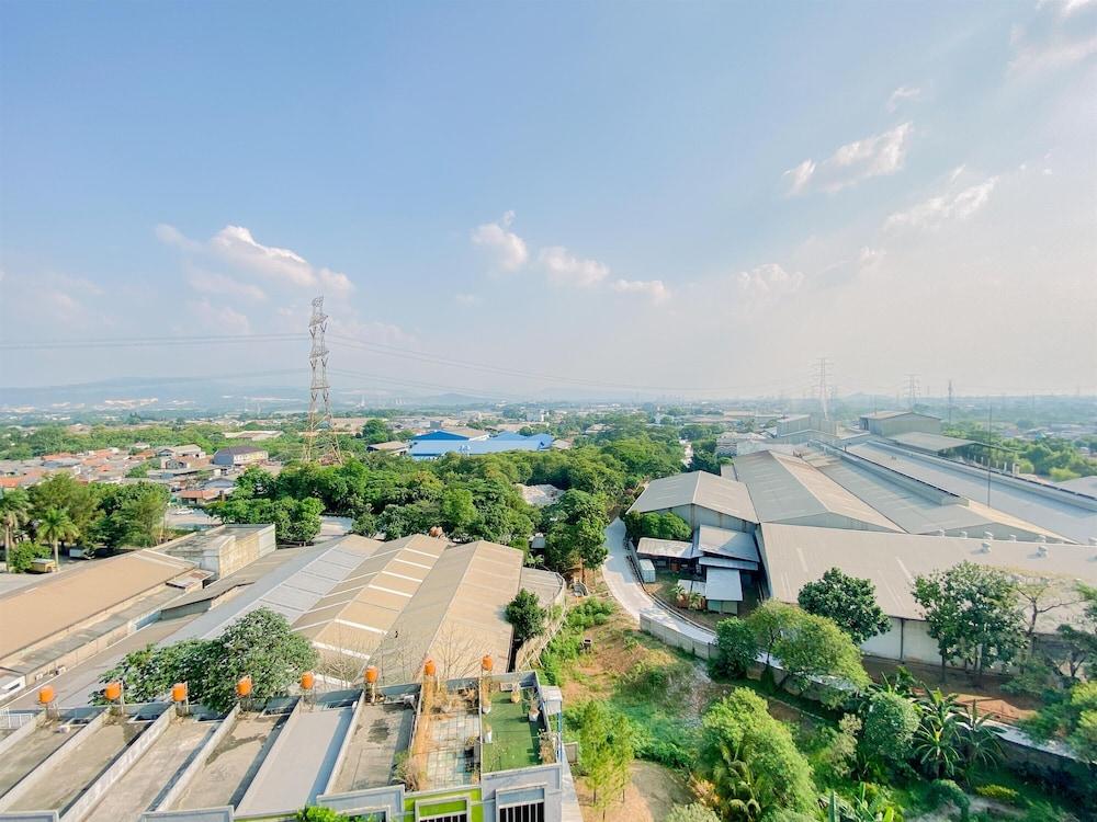 Restful and Homey Studio Gunung Putri Square Apartment