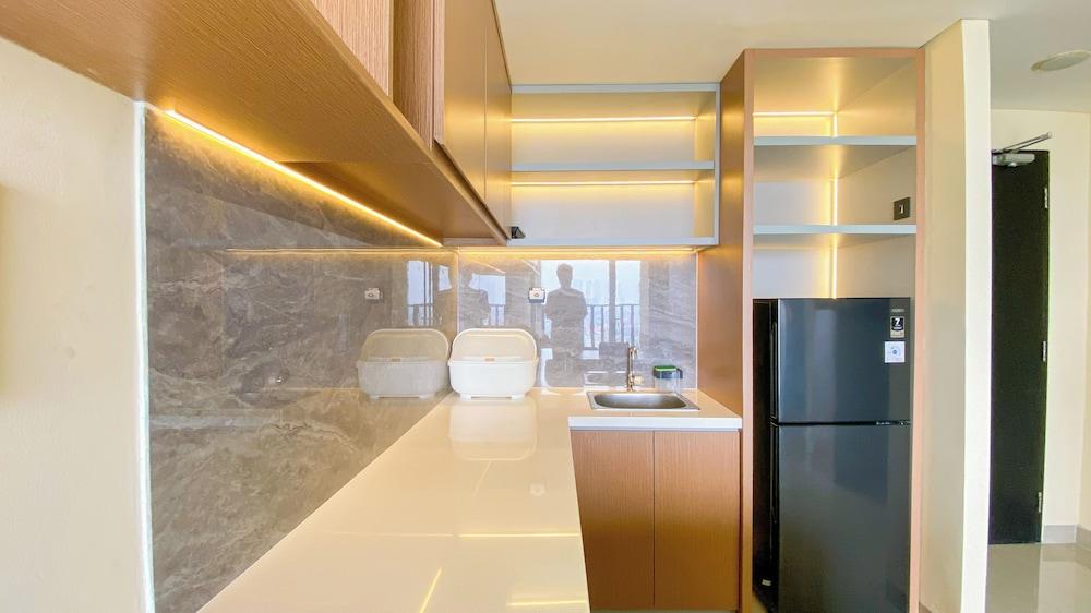 Enjoy Living 1BR at Paramount Skyline Apartment