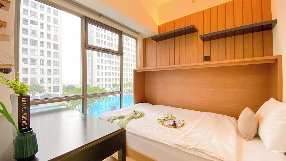 Gorgeous and Restful 2BR Apartment at M-Town Residence near Mall