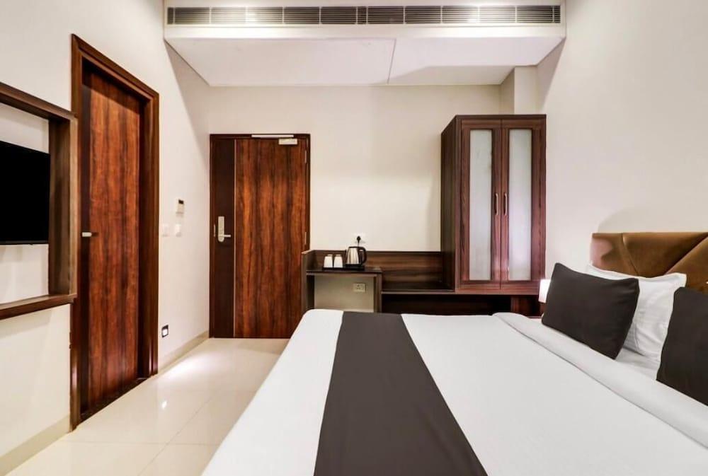 Hotel Paramount Jaipur