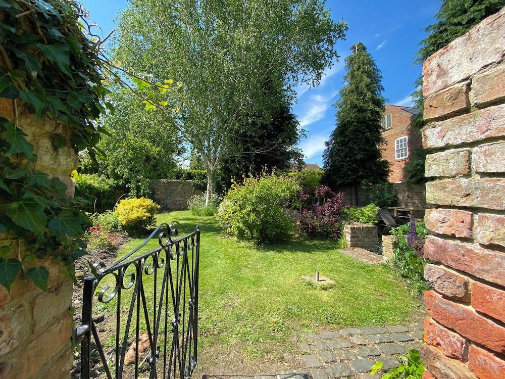 Papist Hall Cottages