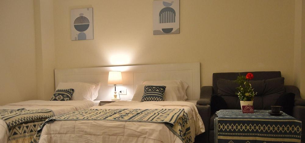 Maria Pyramids House