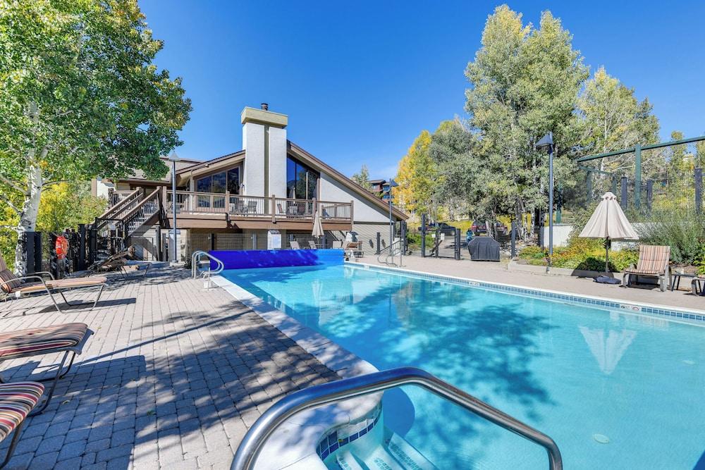 Mtn-view Steamboat Condo: Shuttle to Resort