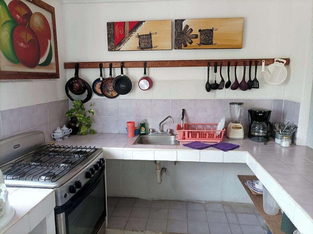 Casa Madera - Zihuatanejo