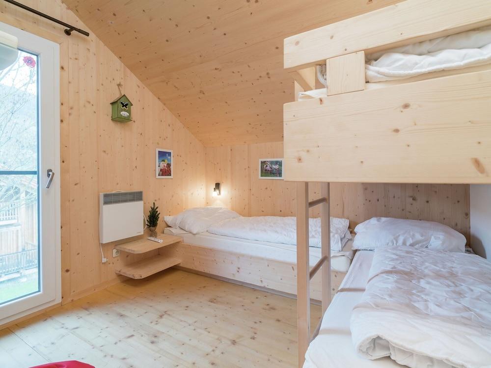 Appealing Chalet With hot tub