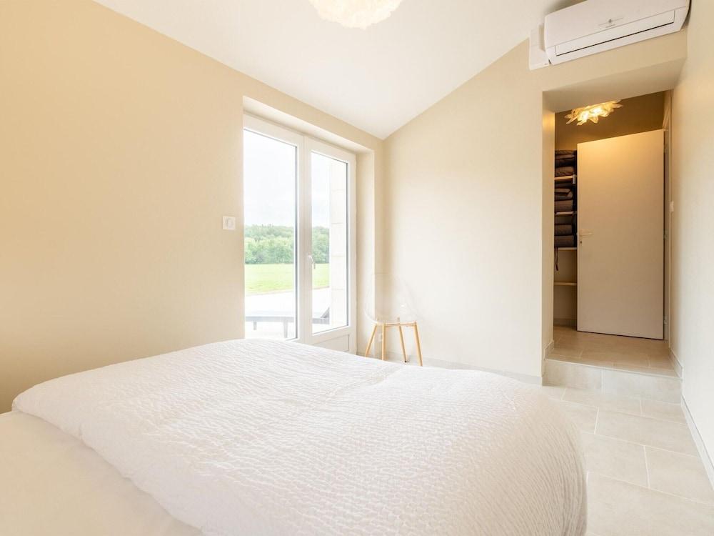 Charming Holiday Home With Private Pool