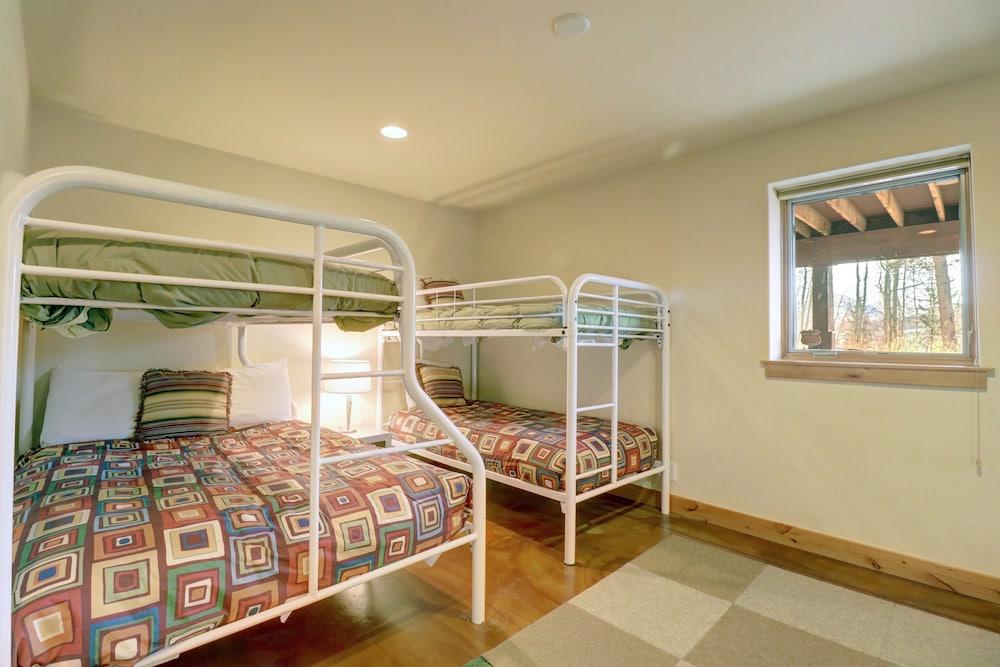 11 Stormwatch Circle 4br 3.5ba 4 Bedroom Home