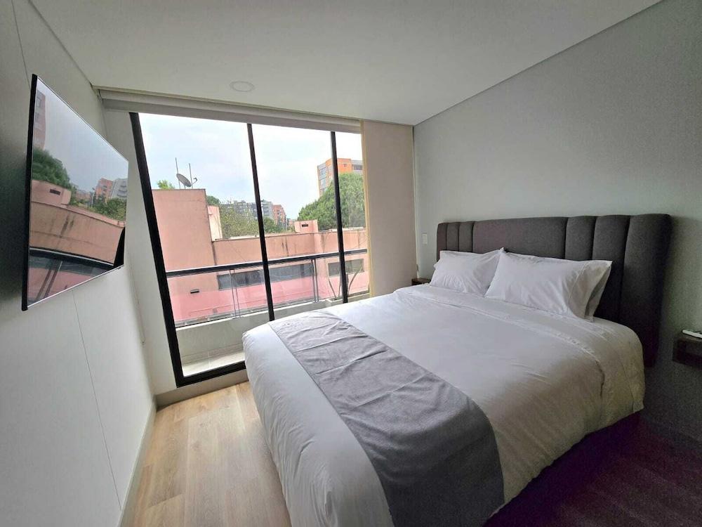 Urban Chico by Weeki