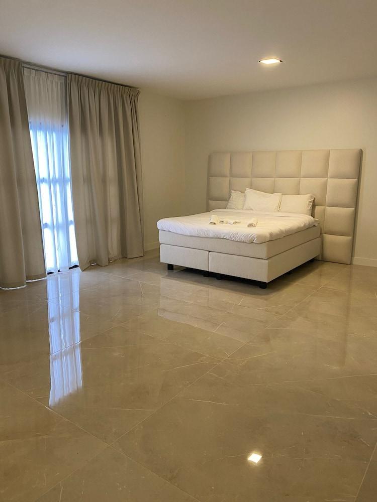 Empire Villa 2 Mon Plaisir