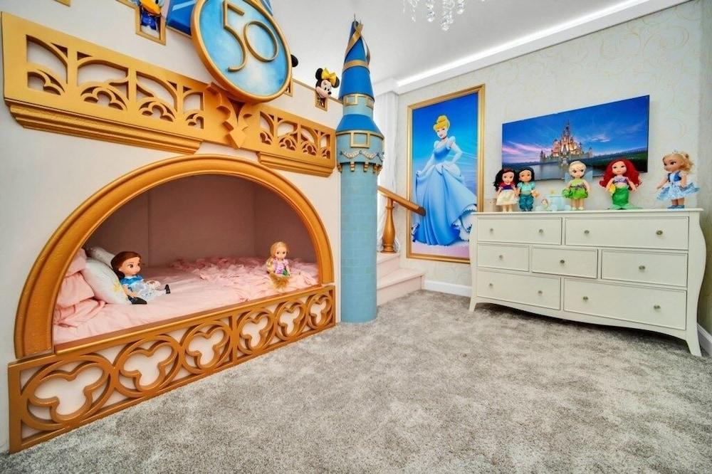 2900penolpe 9 Bedroom Home