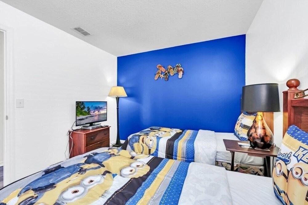 Blue Spa Private Pool Home With Game Room! 4 Bedroom Villa