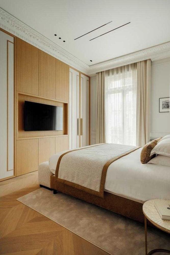 Luxurious & Newly Refurbished Apartment - Champs Elysees