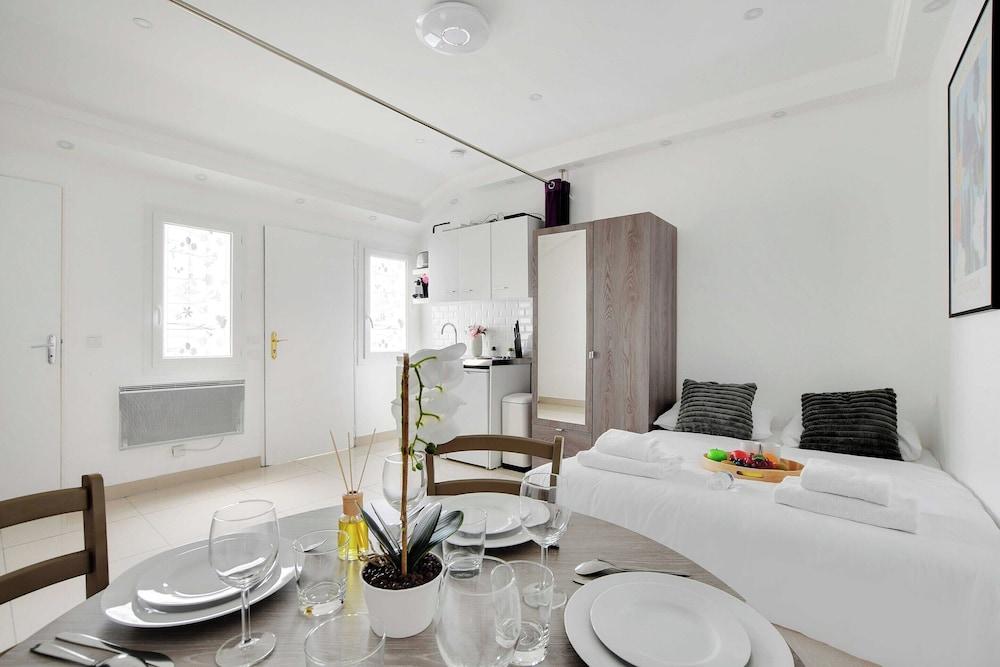 Charming Studio for 2 - Near Voltaire & 11th Arr. Town Hall, Paris