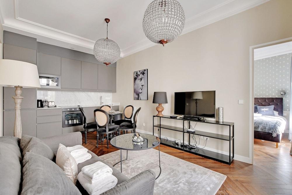 Charming Apartment - 1br/4p - Place Victor Hugo