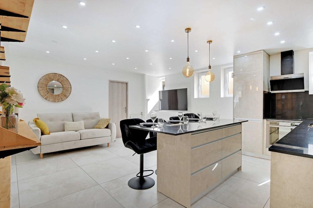 Appartement in the Heart of Paris Canal de L'ourq/crimee